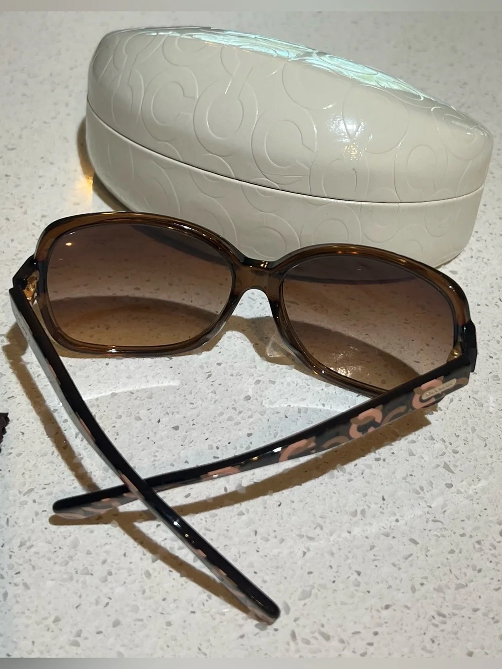 Coach Signature C Oversized Brown Women’s Sunglasses with Case and Cloth / L908